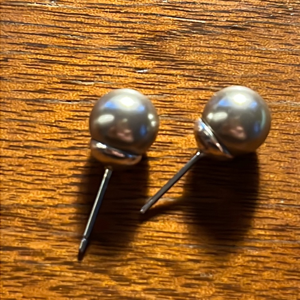 Tahitian pearl earrings